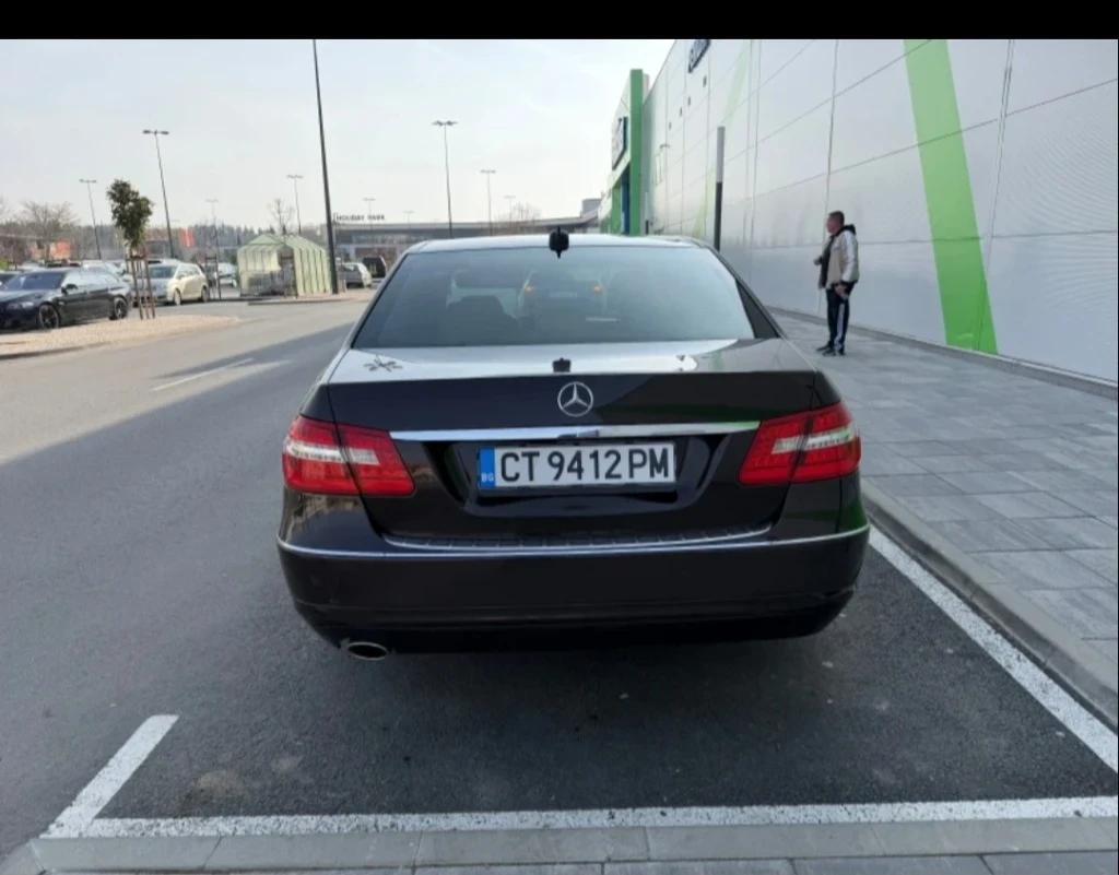 Mercedes-Benz E 200, снимка 3 - Автомобили и джипове - 54382196