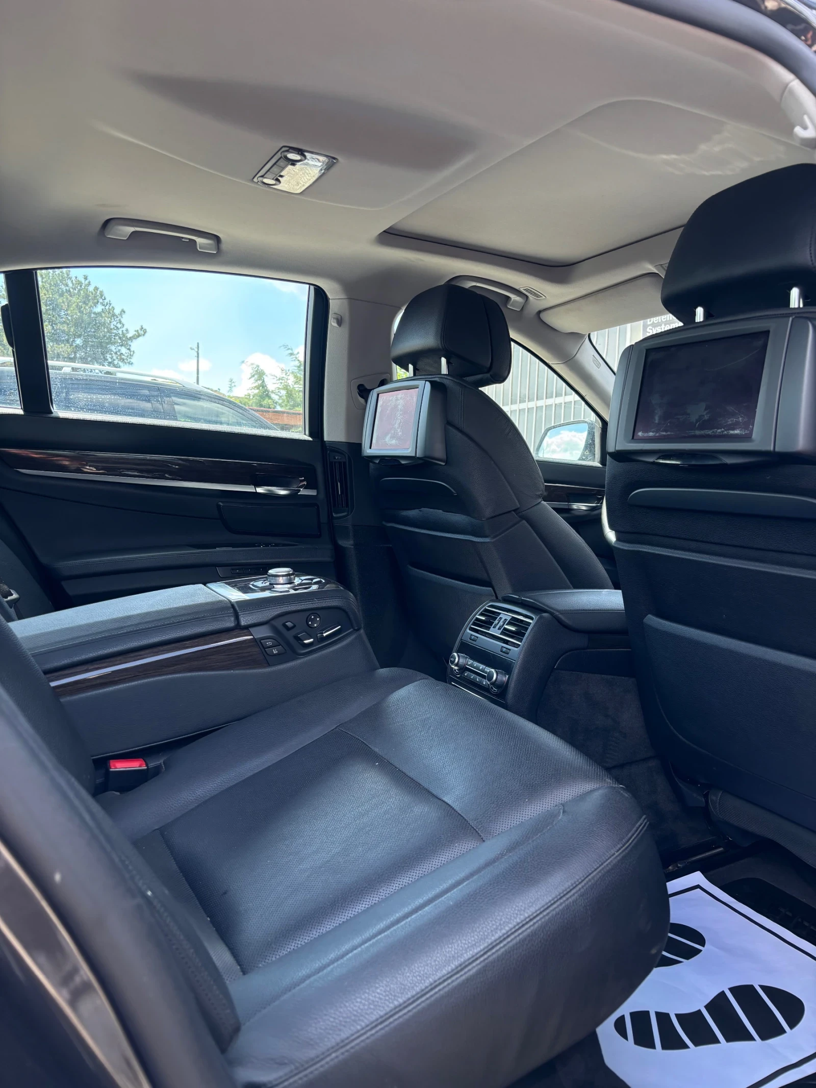 BMW 750 i, снимка 14 - Автомобили и джипове - 54668486