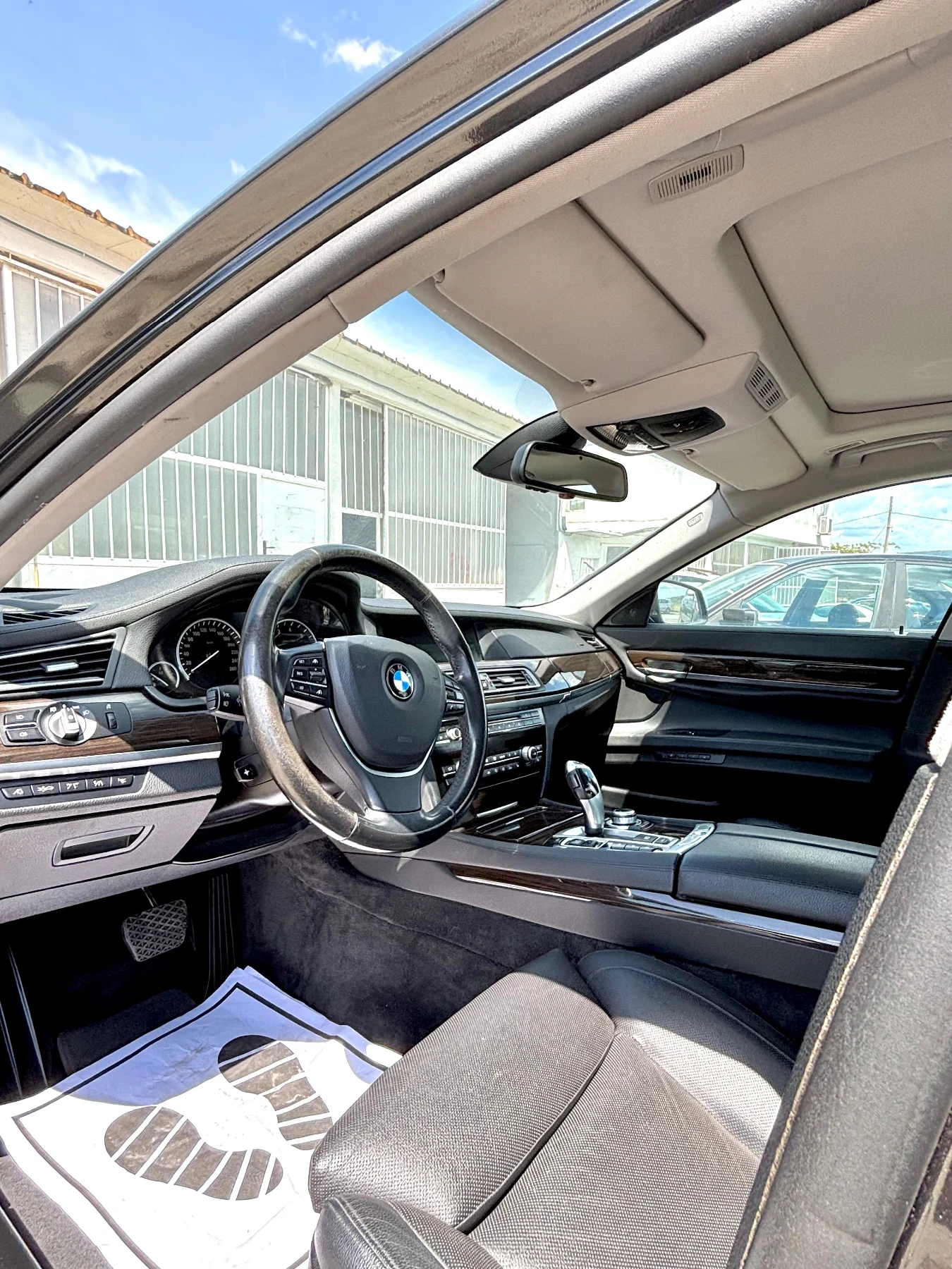 BMW 750 i, снимка 10 - Автомобили и джипове - 54668486
