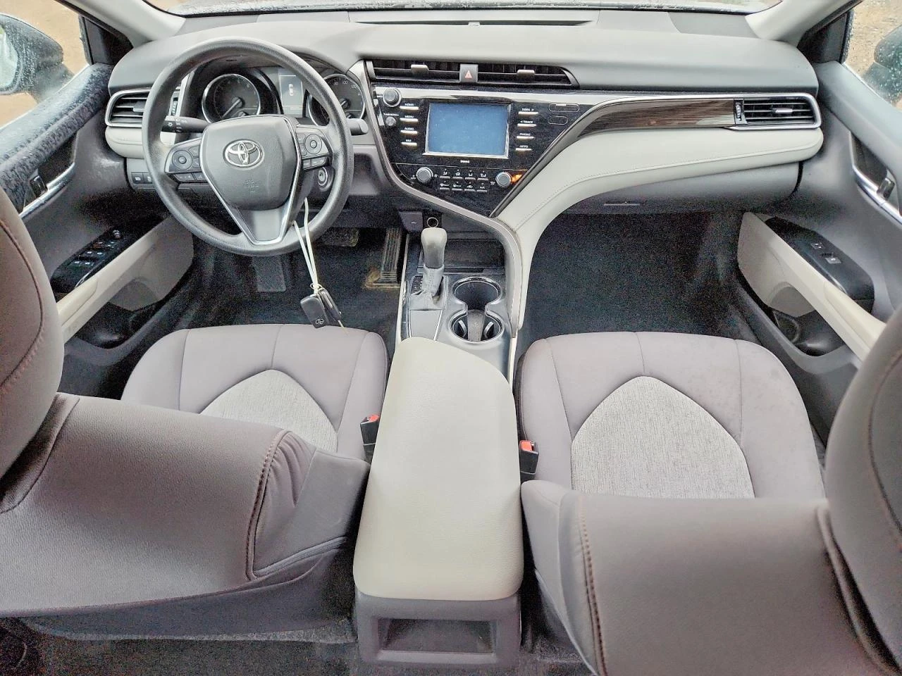 Toyota Camry 2.5l Le, снимка 8 - Автомобили и джипове - 54726127