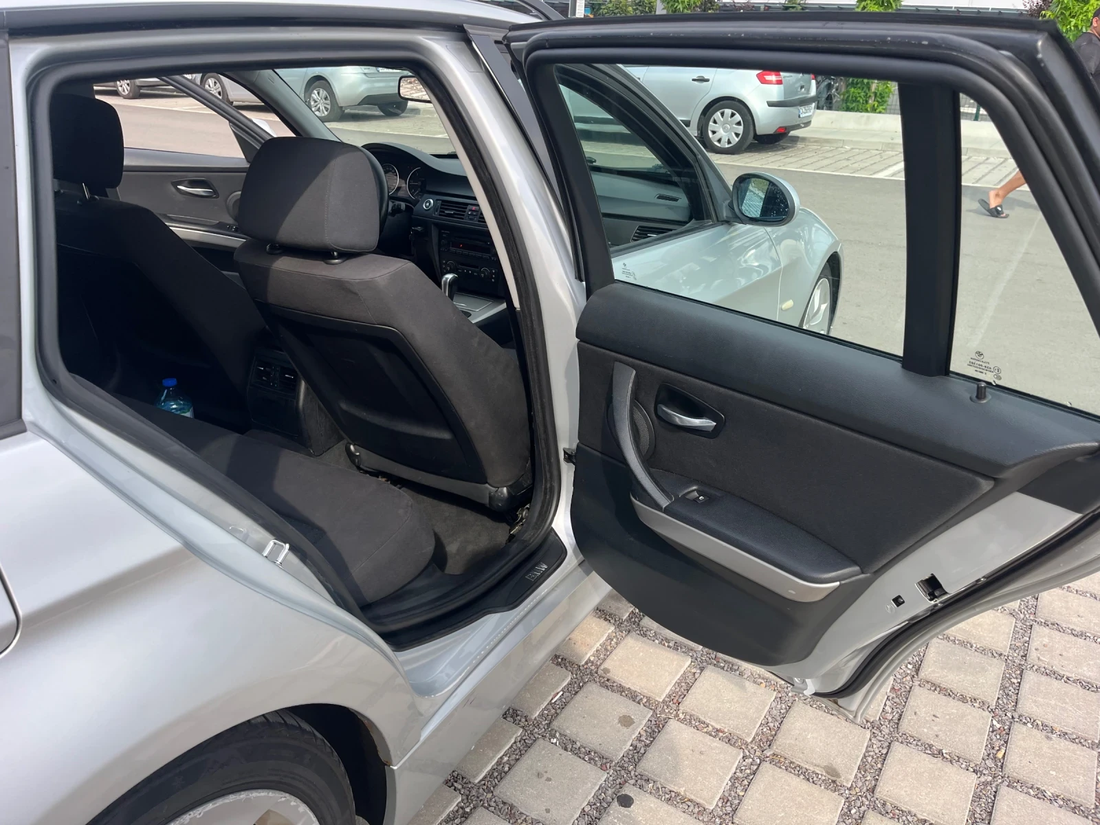 BMW 320, снимка 11 - Автомобили и джипове - 55140388