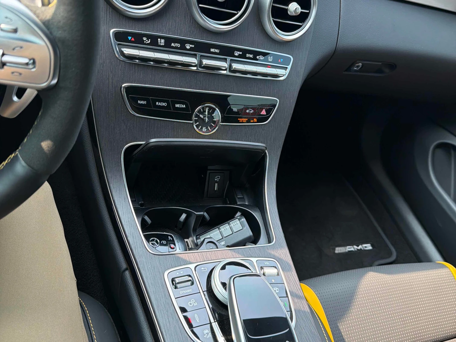 Mercedes-Benz C 63 AMG  S * CARFAX *  ОПЦИЯ ЗА ФИНАНСИРАНЕ, снимка 9 - Автомобили и джипове - 55850673