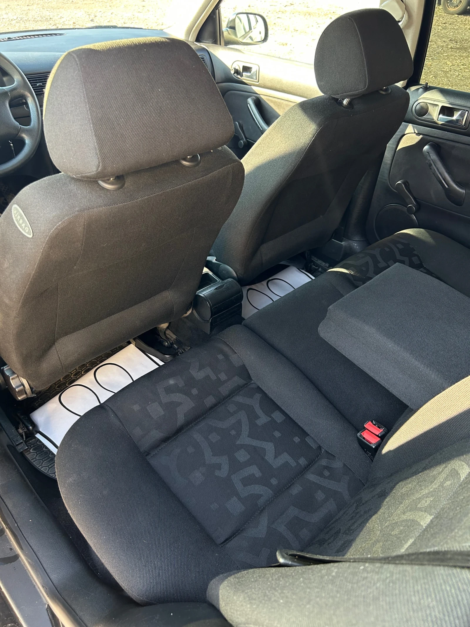 VW Golf 1.4 75кс, снимка 10 - Автомобили и джипове - 56072834