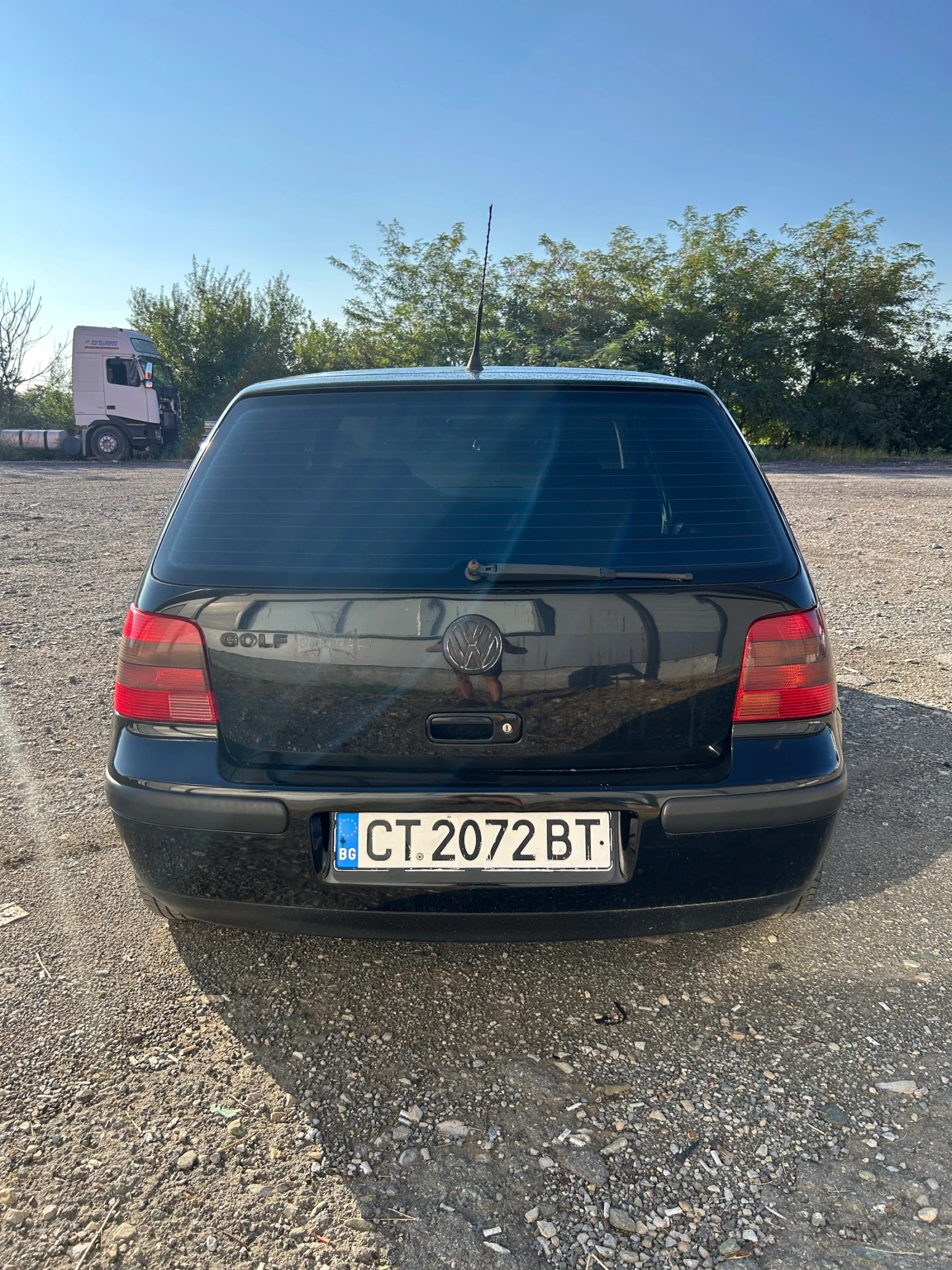 VW Golf 1.4 75кс, снимка 6 - Автомобили и джипове - 56072834