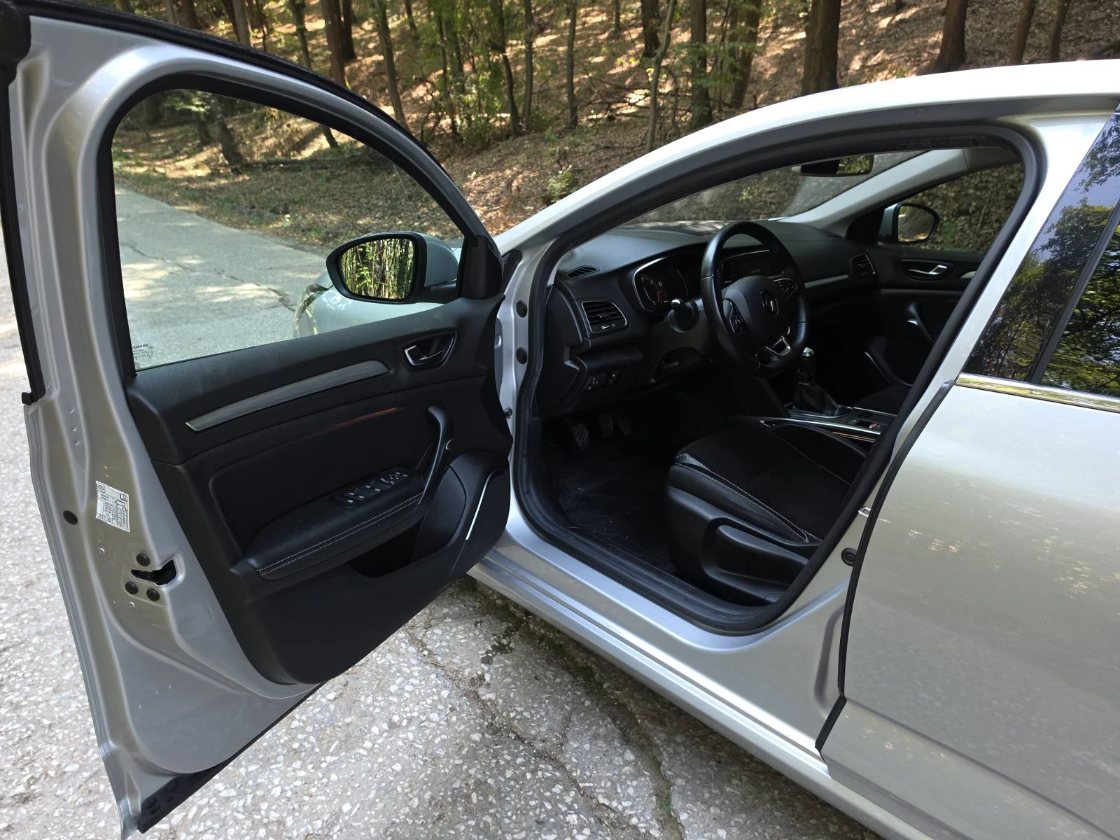 Renault Megane Intens 1.5 dCi / 110к.с / 87 000км/ Зимни гуми, снимка 11 - Автомобили и джипове - 56077300