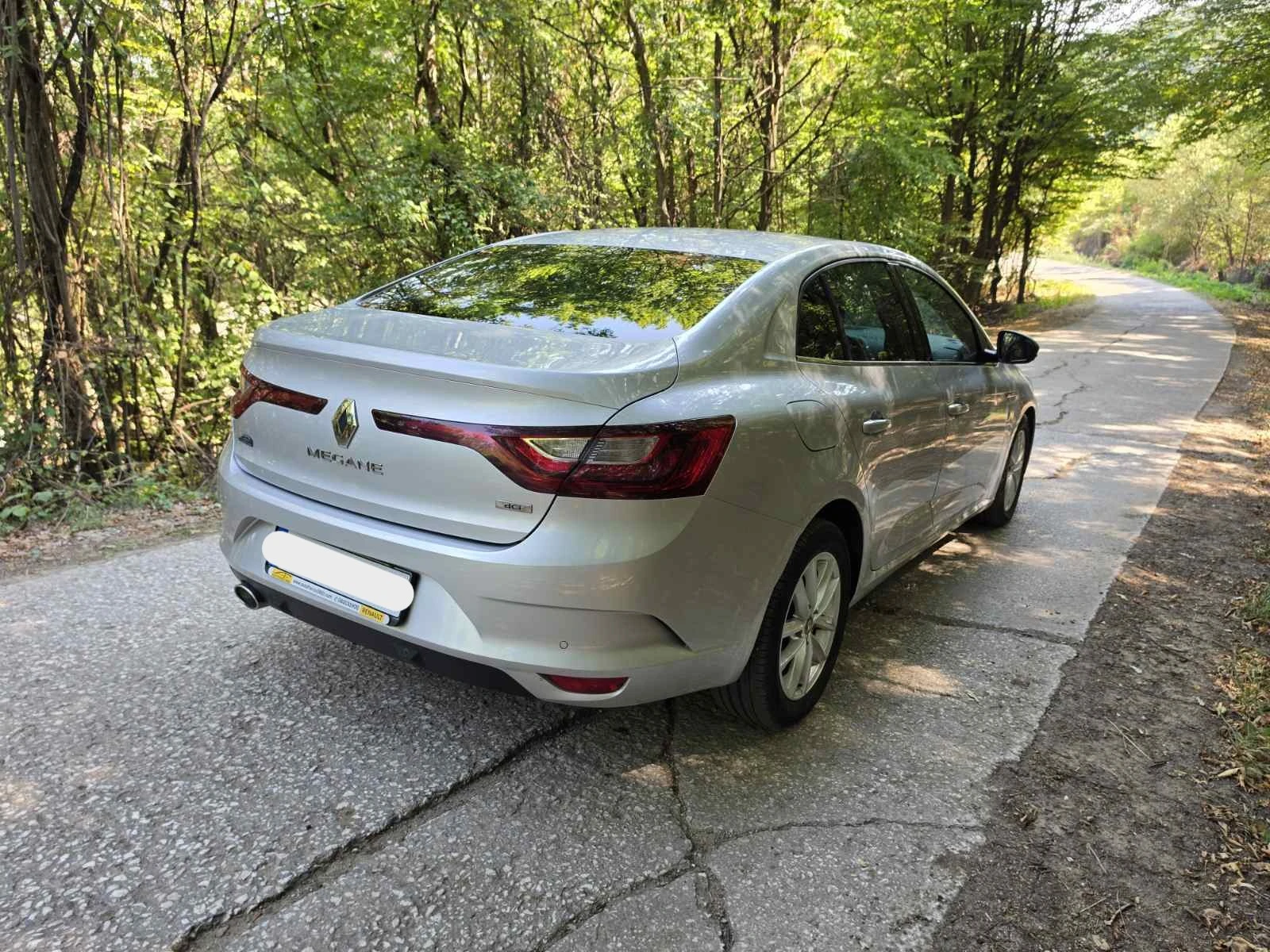 Renault Megane Intens 1.5 dCi / 110к.с / 87 000км/ Зимни гуми, снимка 6 - Автомобили и джипове - 56077300