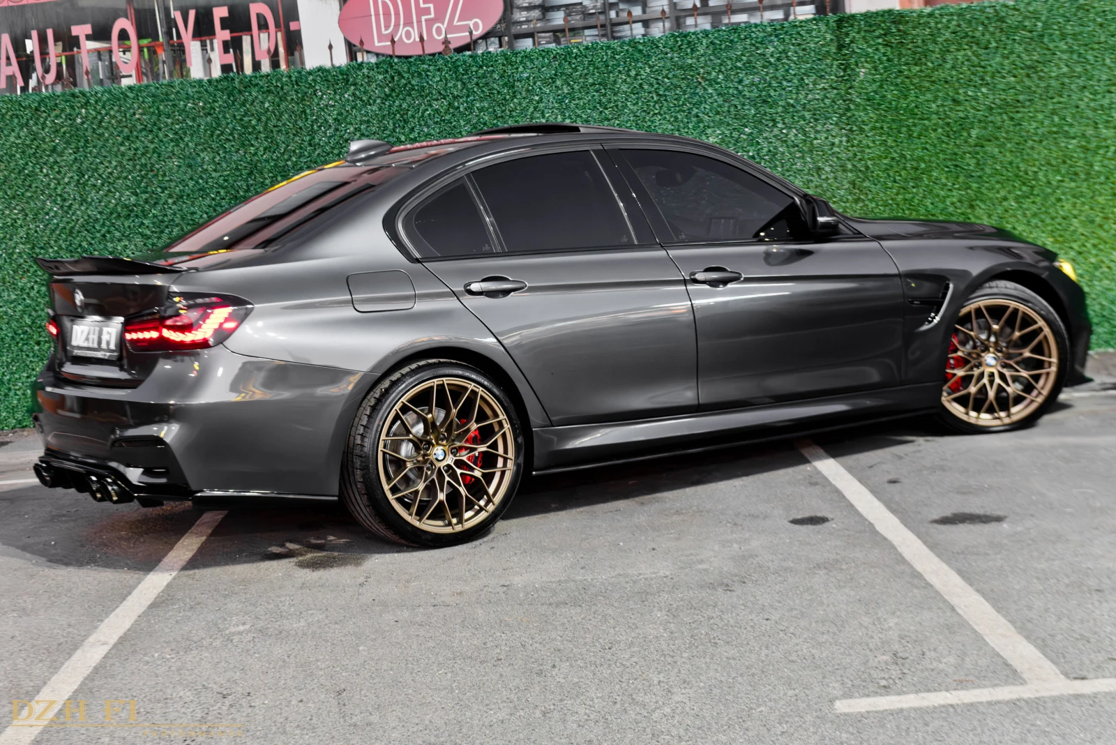 BMW 330 D/M3 GTS PACK/FACELIFT/CARBON/ШИБЕДАХ/HeadUp/MEMOR, снимка 7 - Автомобили и джипове - 56205570