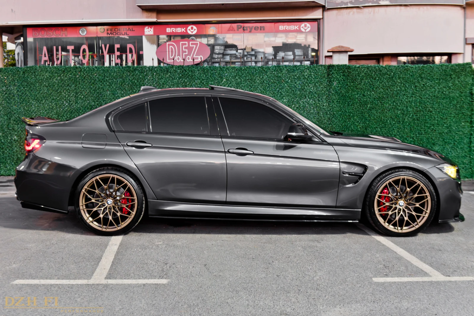 BMW 330 D/M3 GTS PACK/FACELIFT/CARBON/ШИБЕДАХ/HeadUp/MEMOR, снимка 8 - Автомобили и джипове - 56205570