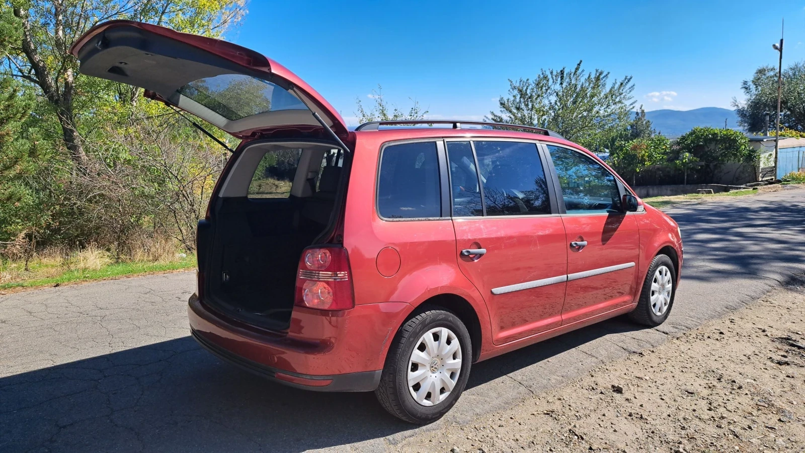 VW Touran  ГАЗ, НОВ ВНОС, ИТАЛИЯ, снимка 7 - Автомобили и джипове - 56327918