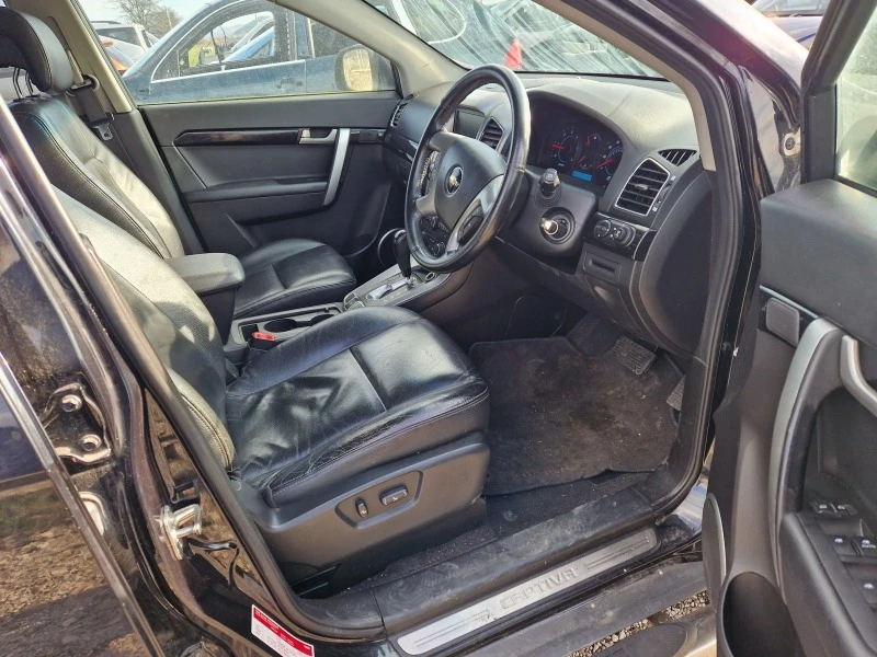 Chevrolet Captiva 2.2 auto, снимка 11 - Автомобили и джипове - 38963879