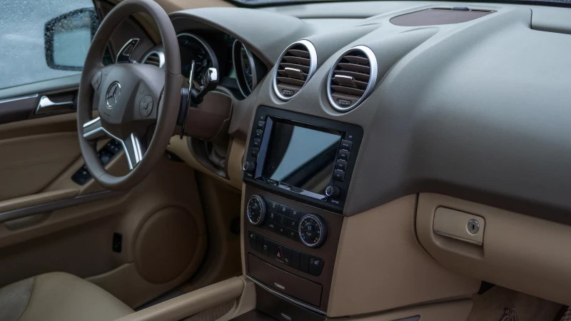 Mercedes-Benz ML 350, снимка 12 - Автомобили и джипове - 52871454