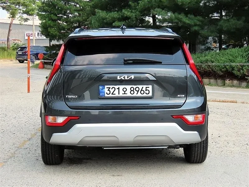 Kia Niro Trendy, снимка 4 - Автомобили и джипове - 56355095