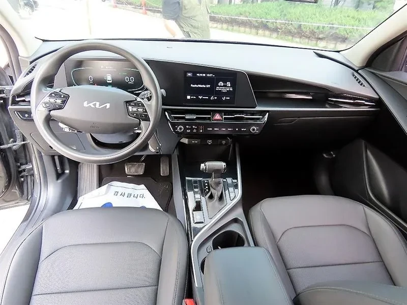 Kia Niro Trendy, снимка 7 - Автомобили и джипове - 56355095