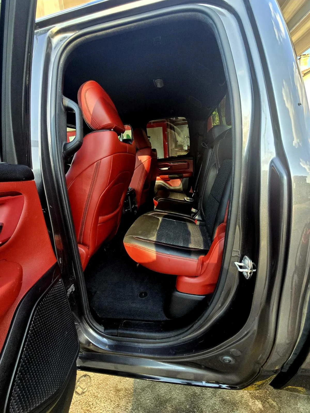 Dodge RAM 1500 Rebel - изображение 3