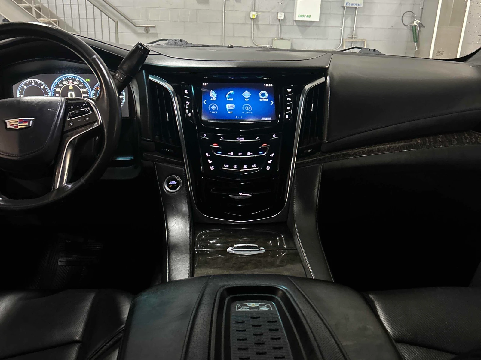 Cadillac Escalade PLATINUM* 360view* Bose* Pano* масаж* Подгрев*  - изображение 10