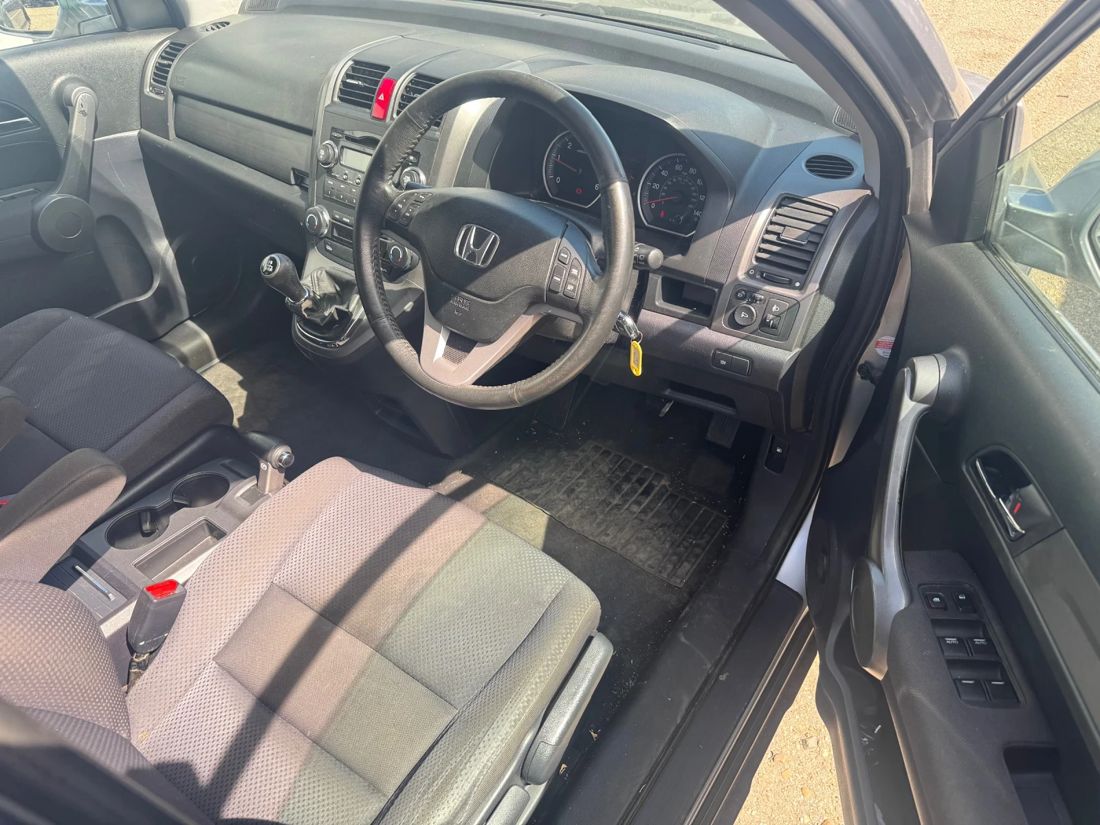 Honda Cr-v 2.2 i-CTDI 140кс, снимка 6 - Автомобили и джипове - 54341463