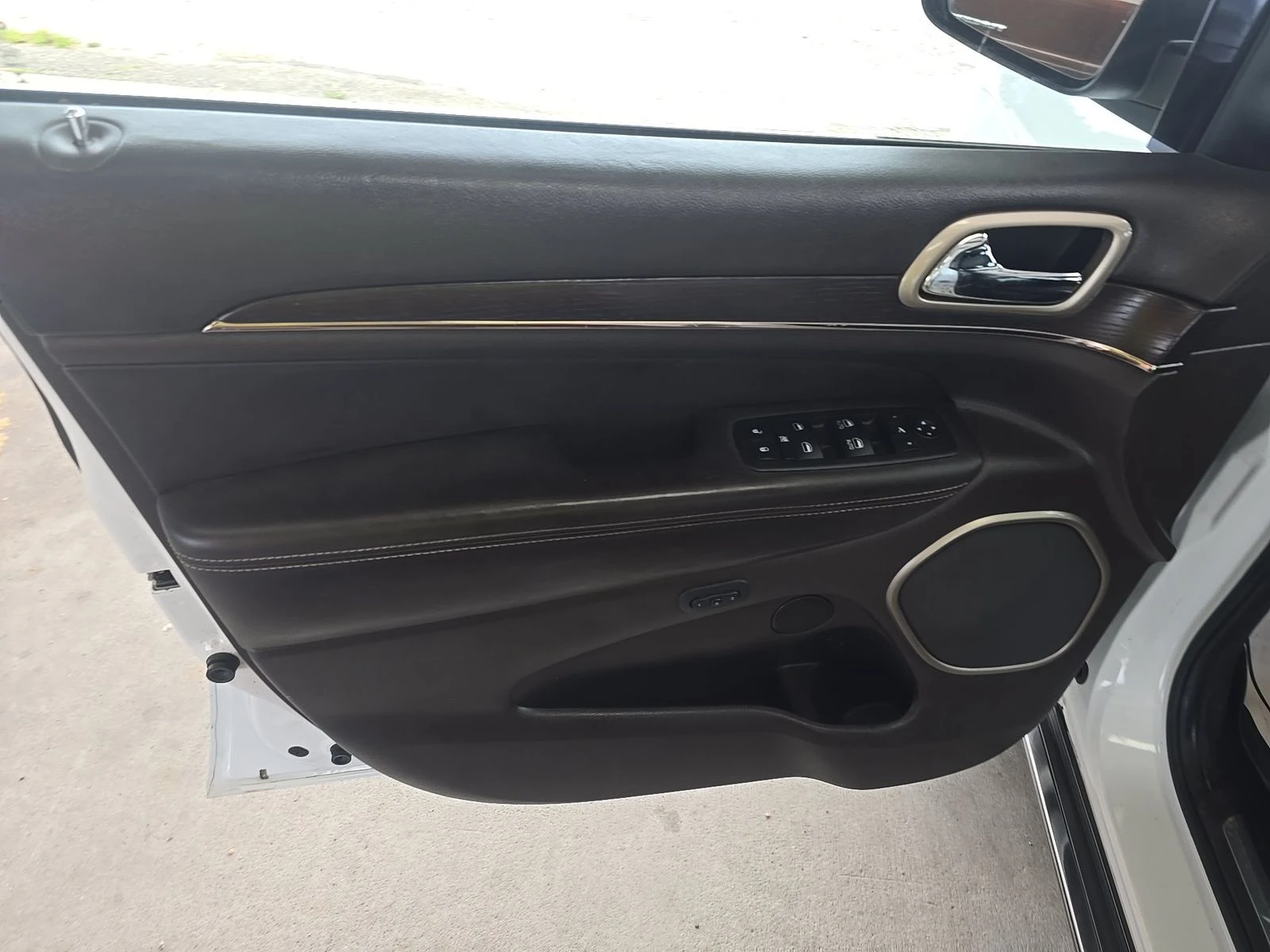 Jeep Grand cherokee SUMMIT 3.6 4х4 ОБДУХВАНЕ ПАНОРАМА ДИСТРОНИК, снимка 9 - Автомобили и джипове - 54547691