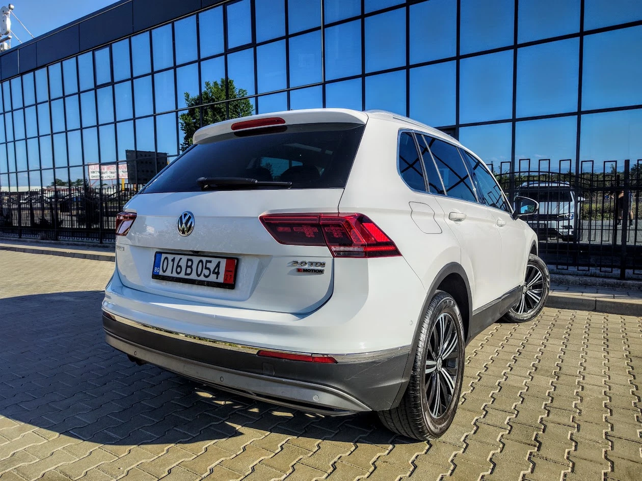 VW Tiguan * 2.0 TDI* EXECUTIVE* 4Motion* OFFROAD* FULL, снимка 8 - Автомобили и джипове - 55981400