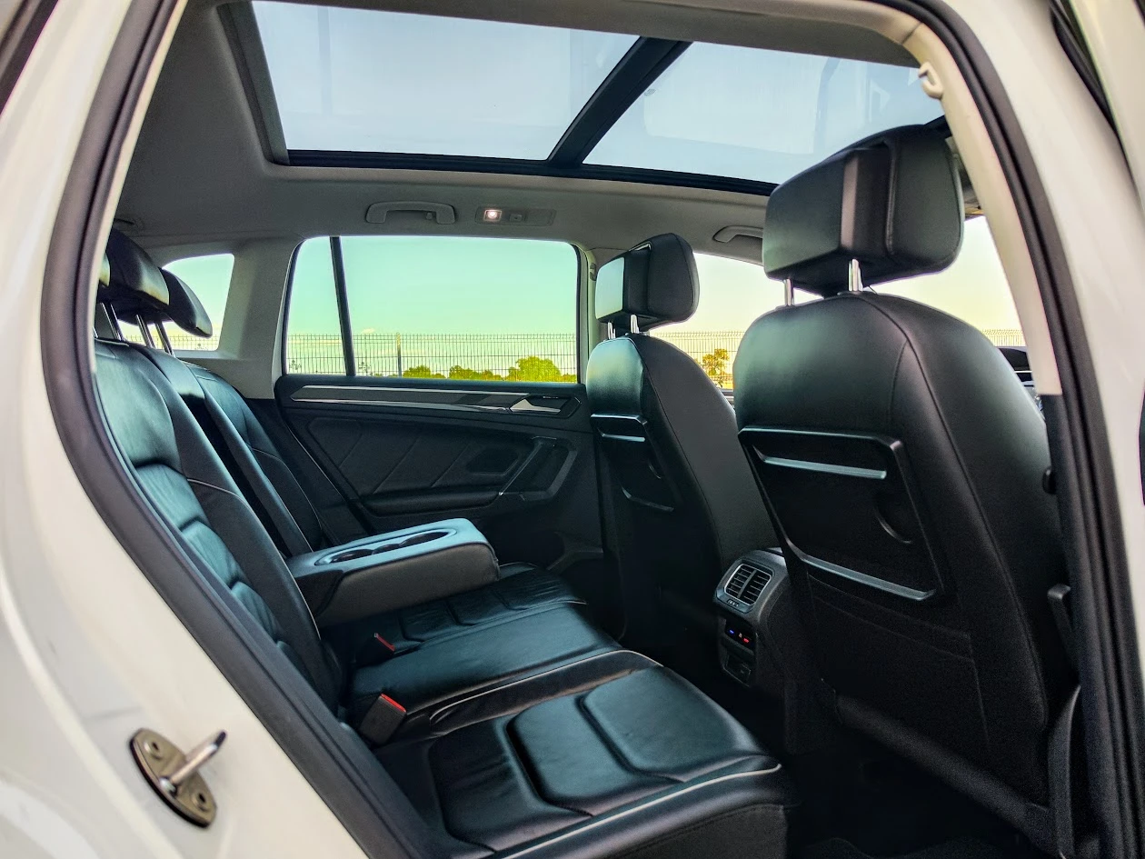 VW Tiguan * 2.0 TDI* EXECUTIVE* 4Motion* OFFROAD* FULL, снимка 13 - Автомобили и джипове - 55981400