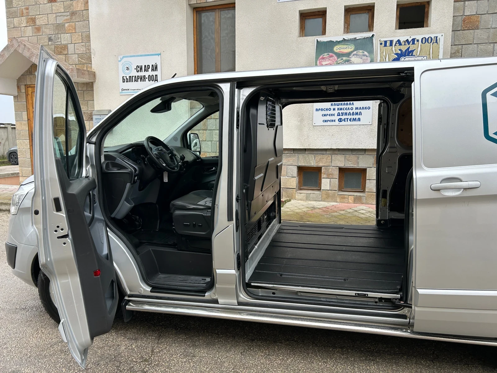 Ford Transit Custom 2.2TDCI LONG * КАТО НОВ* , снимка 11 - Бусове и автобуси - 53927113