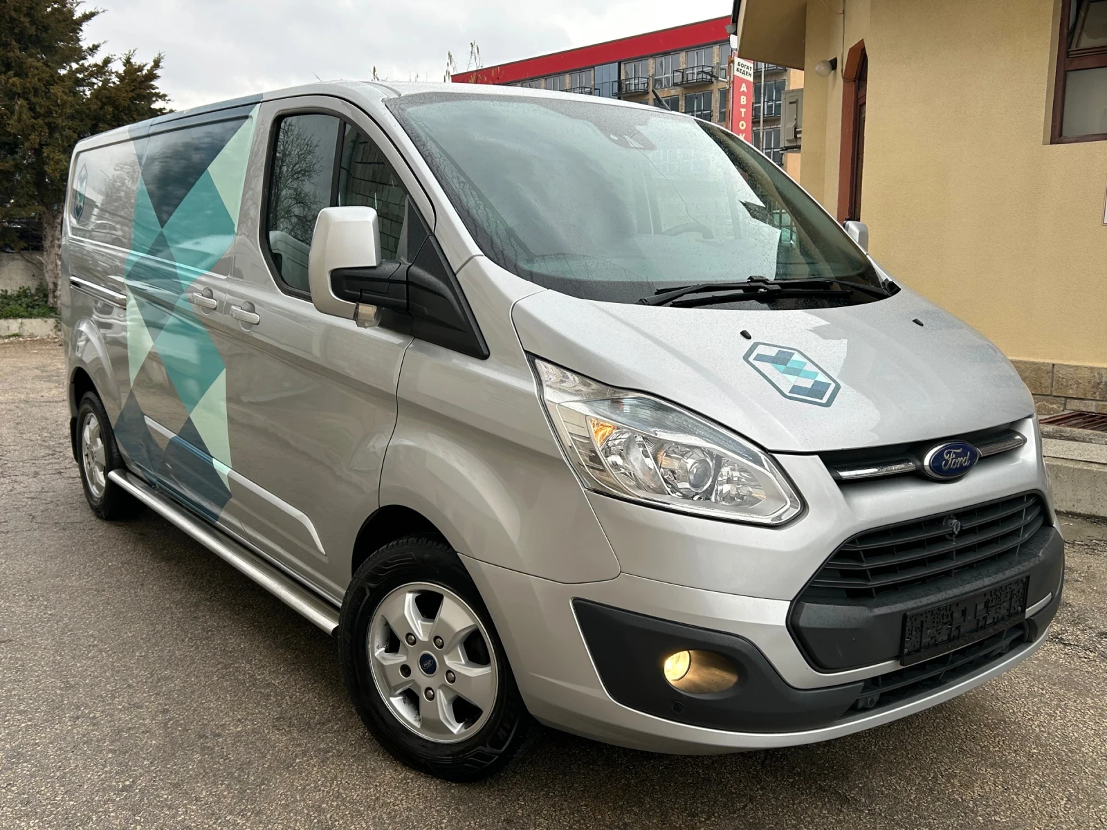 Ford Transit Custom 2.2TDCI LONG * КАТО НОВ* , снимка 3 - Бусове и автобуси - 53927113
