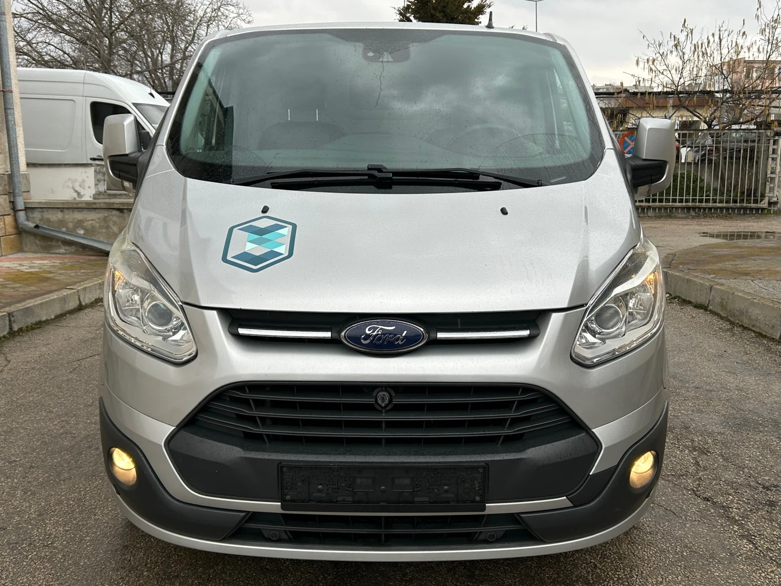 Ford Transit Custom 2.2TDCI LONG * КАТО НОВ* , снимка 2 - Бусове и автобуси - 53927113