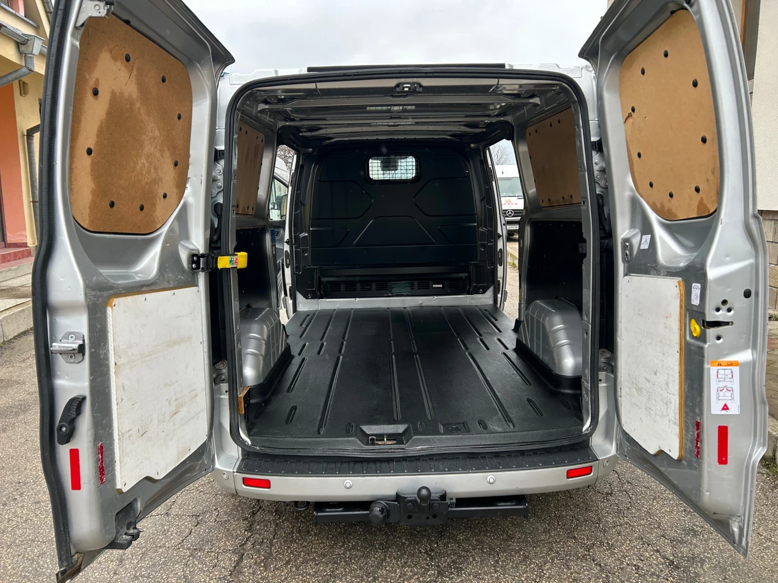 Ford Transit Custom 2.2TDCI LONG * КАТО НОВ* , снимка 13 - Бусове и автобуси - 53927113