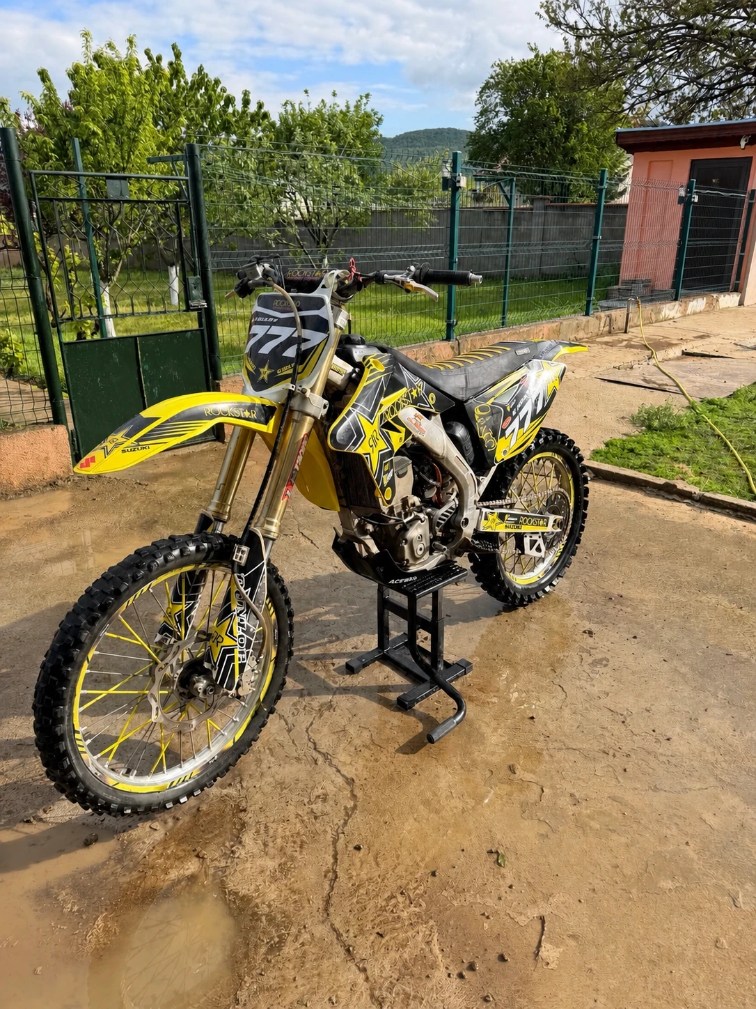 Suzuki Rmz