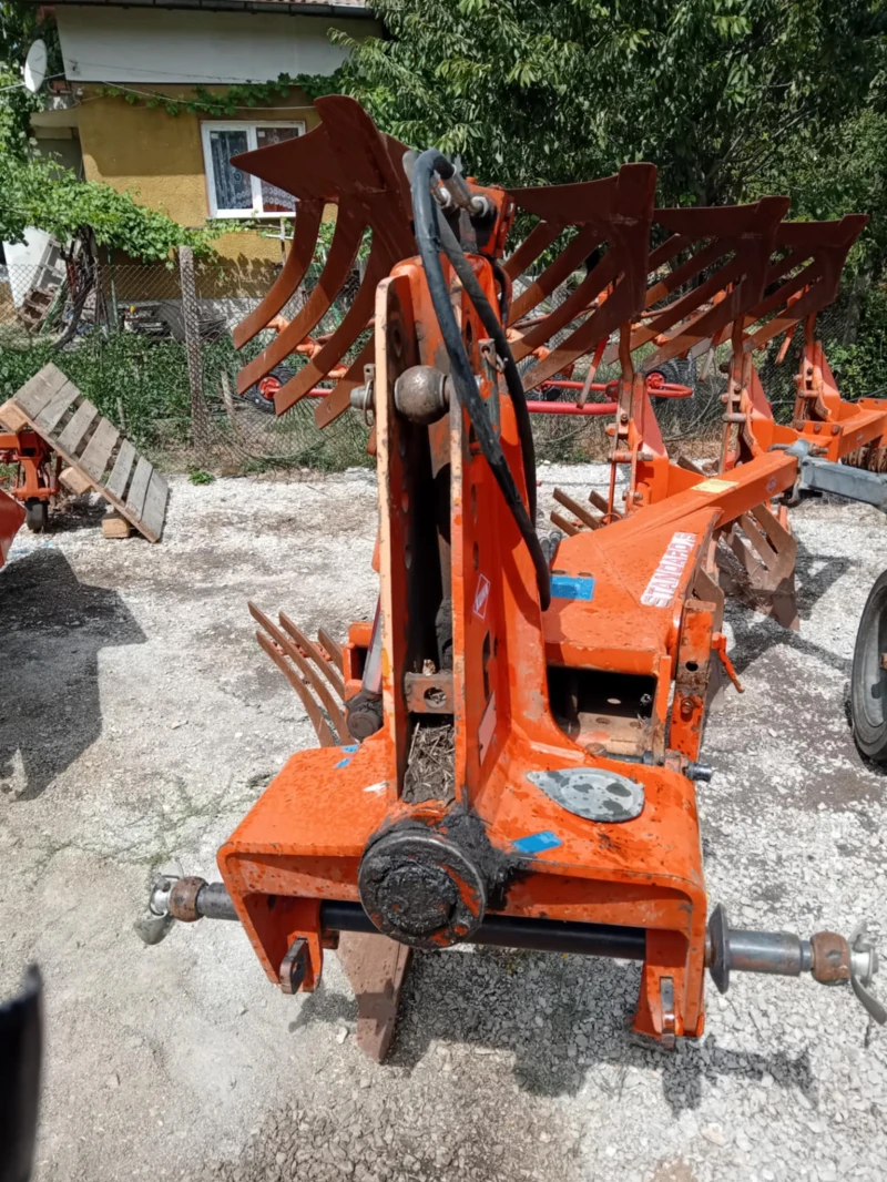 Плуг Kuhn standart S4+ 1, снимка 2 - Селскостопанска техника - 52517516