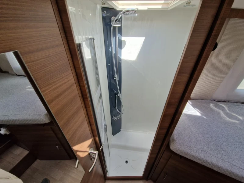 Кемпер Rapido 666F 180к.с. АТ ТЕГЛИЧ 2026 65Years FULL, снимка 5 - Каравани и кемпери - 53294218