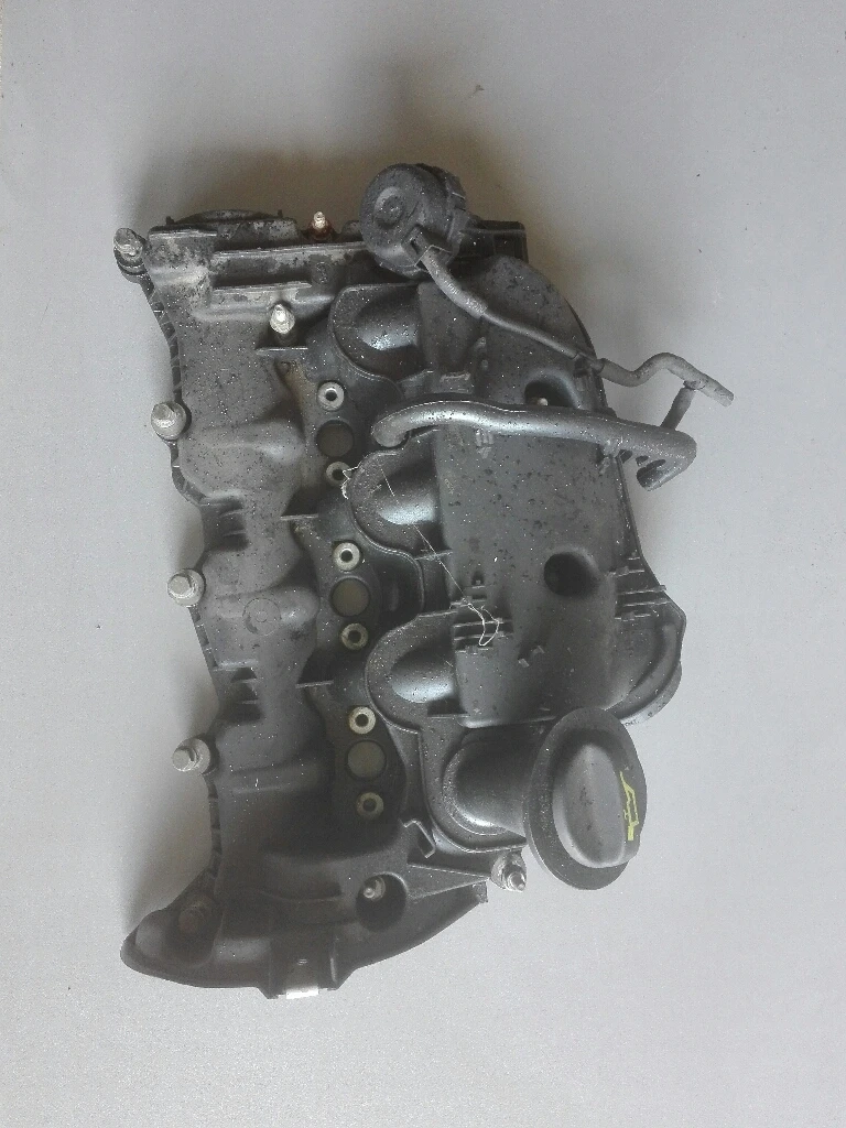 Капак клапани пежо 607 2.7хди