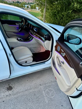 Mercedes-Benz E 300 W213 RWD, снимка 10