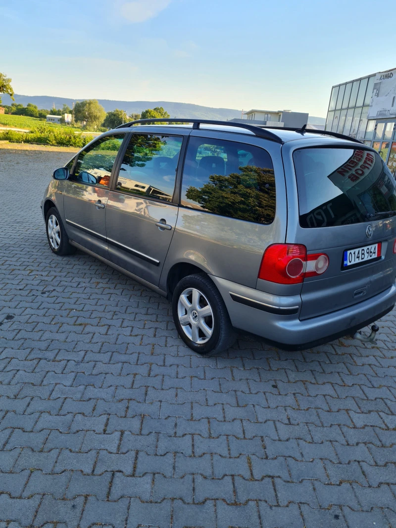 VW Sharan 1.9 TDI 116к.с. Автоматик , снимка 4 - Автомобили и джипове - 46429398