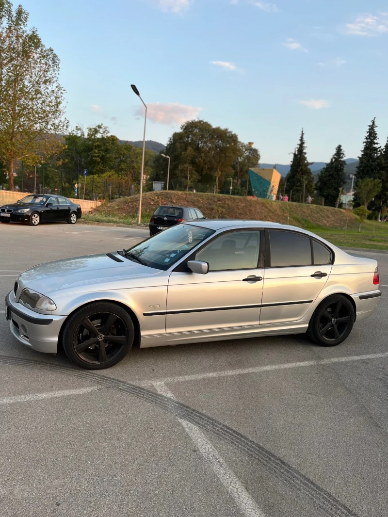 BMW 320, снимка 2 - Автомобили и джипове - 47551280