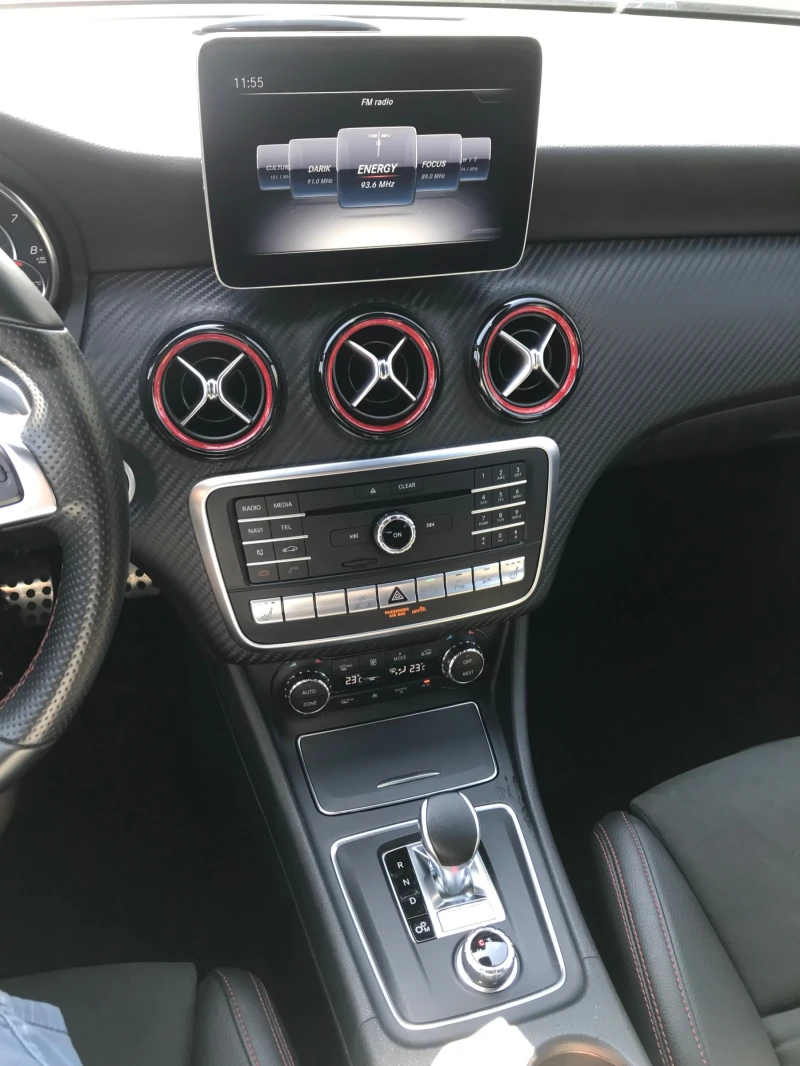 Mercedes-Benz A45 AMG, снимка 10 - Автомобили и джипове - 47265235