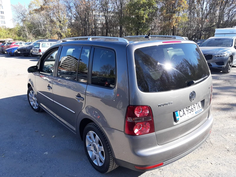 VW Touran High Line, снимка 6 - Автомобили и джипове - 47387179