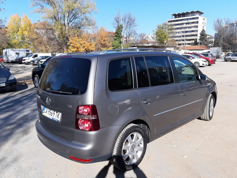 VW Touran High Line, снимка 3 - Автомобили и джипове - 47387179