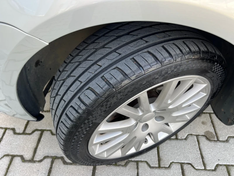 VW Touran 1.9TDI DSG, снимка 6 - Автомобили и джипове - 51067541