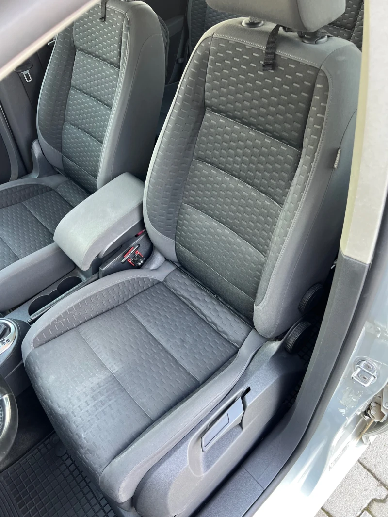 VW Touran 1.9TDI DSG, снимка 9 - Автомобили и джипове - 51067541