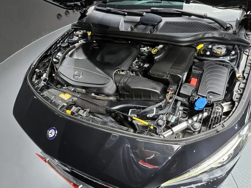 Mercedes-Benz CLA 2.5, снимка 6 - Автомобили и джипове - 54287818