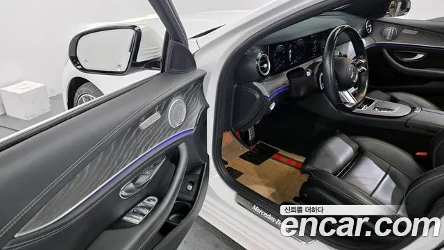 Mercedes-Benz E 350 4 Matic AMG LINE, снимка 14 - Автомобили и джипове - 54594774