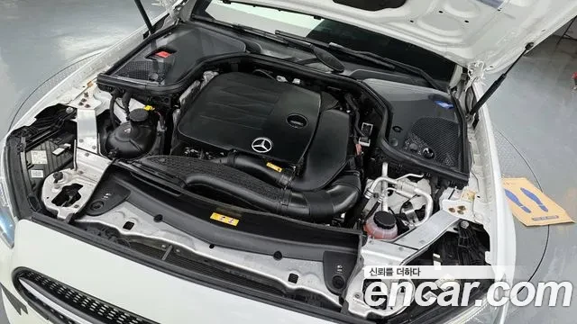 Mercedes-Benz E 350 4 Matic AMG LINE, снимка 16 - Автомобили и джипове - 54594774