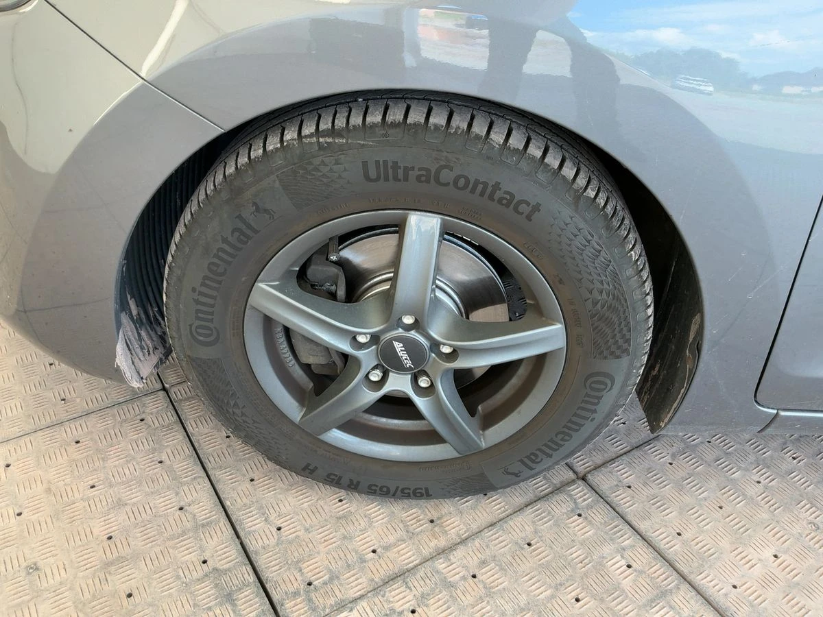 Hyundai I30 1.6* БЕНЗИН* АВТОМАТ* ХЕЧБЕК* ОЧАКВАН* ВНОС* * * , снимка 6 - Автомобили и джипове - 43337363