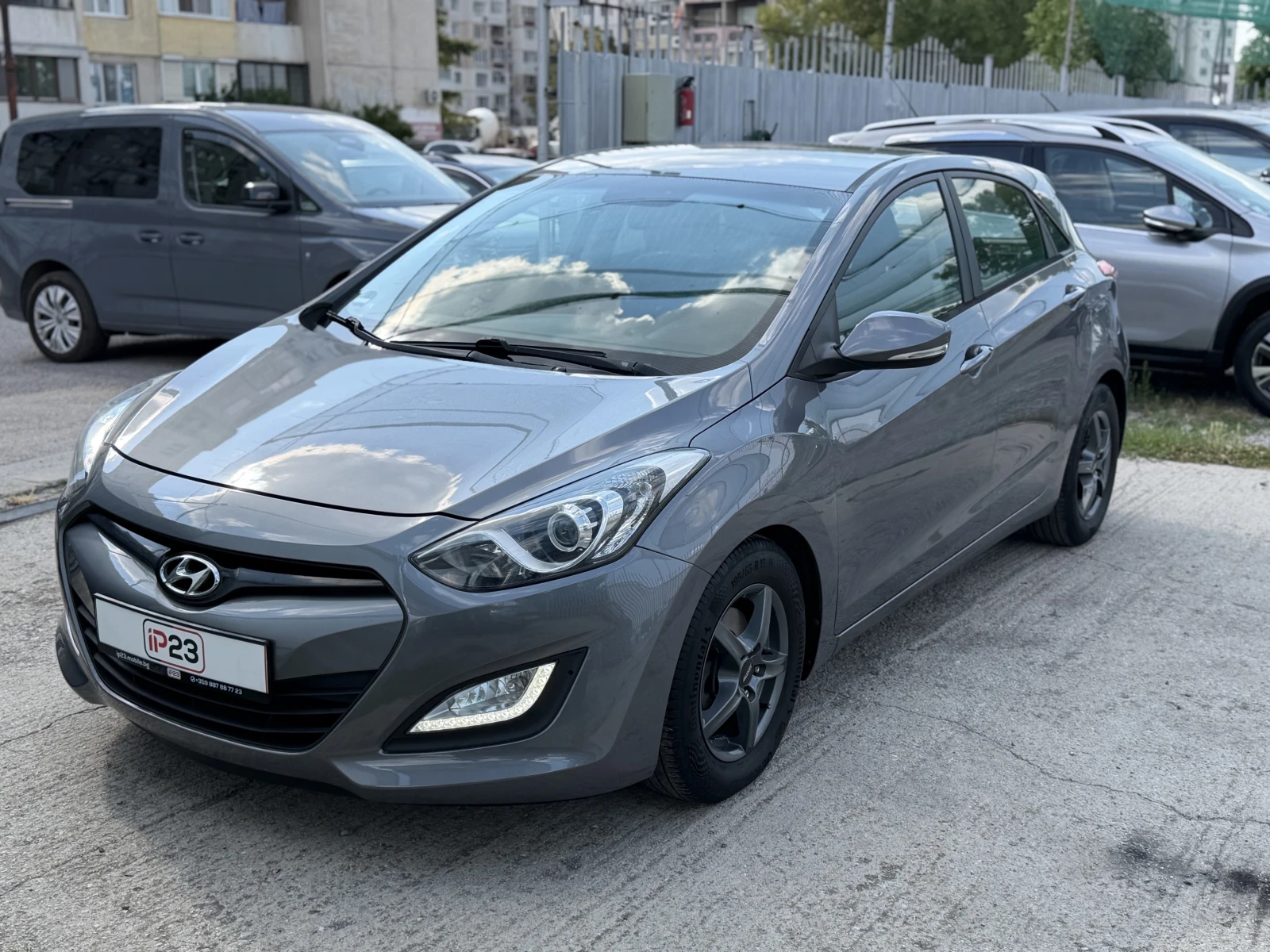 Hyundai I30 1.6* БЕНЗИН* АВТОМАТ* ХЕЧБЕК* Apple* CarPlay * * *