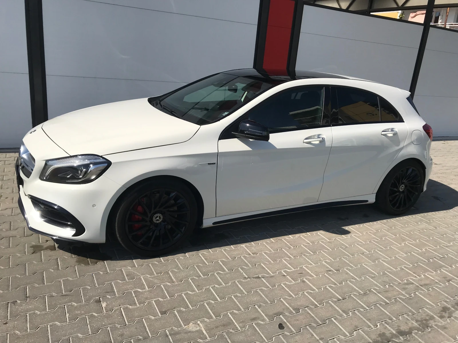 Mercedes-Benz A45 AMG  - изображение 7