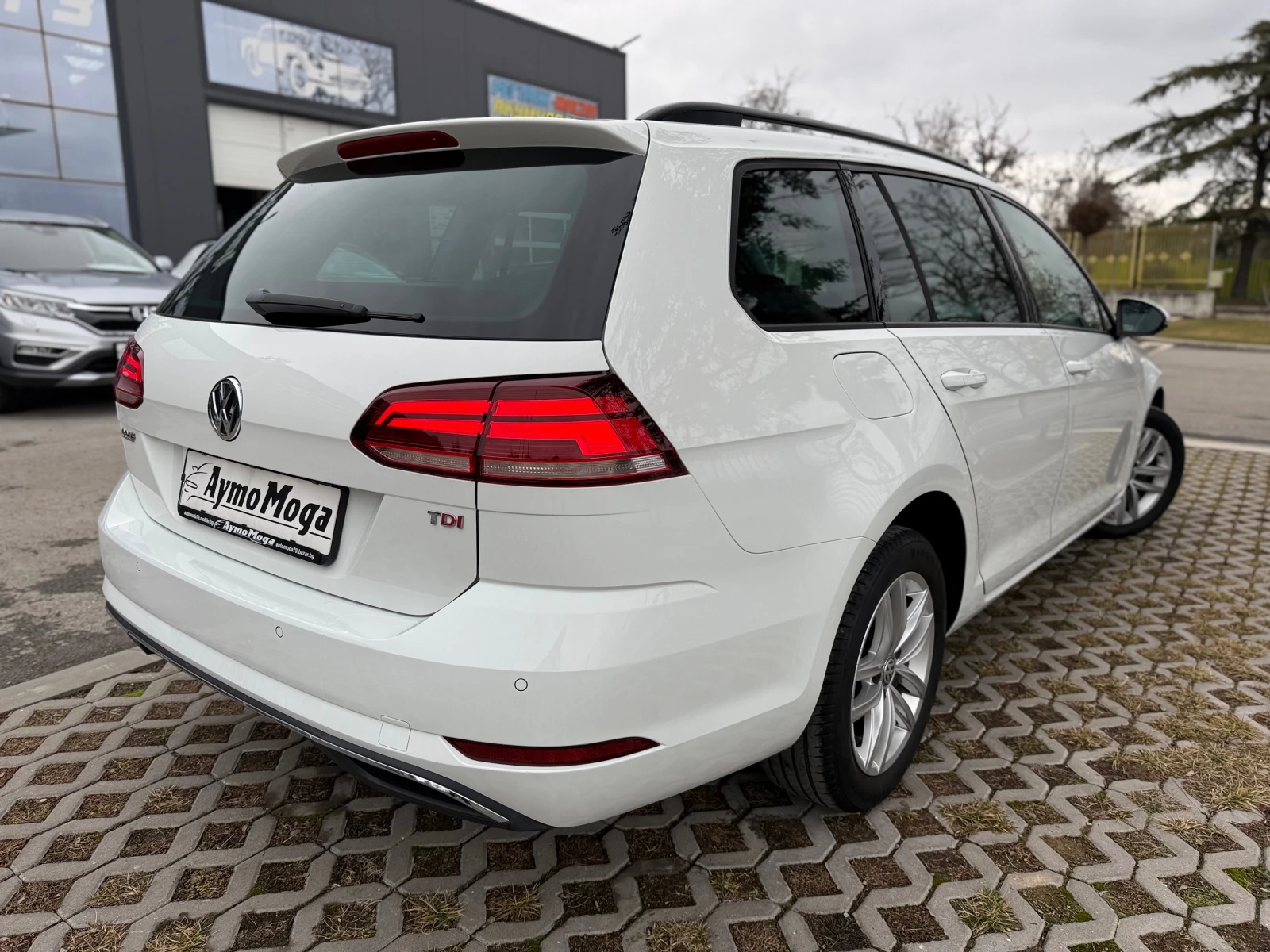 VW Golf 1.6 NAVI LED - изображение 4