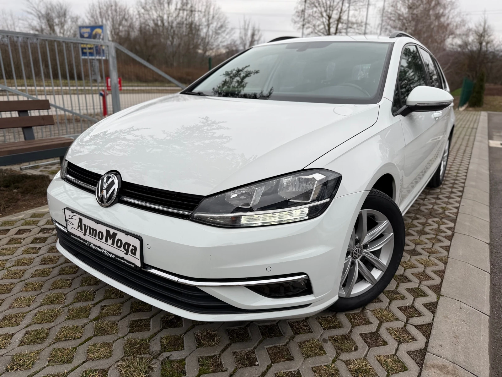 VW Golf 1.6 NAVI LED - изображение 2