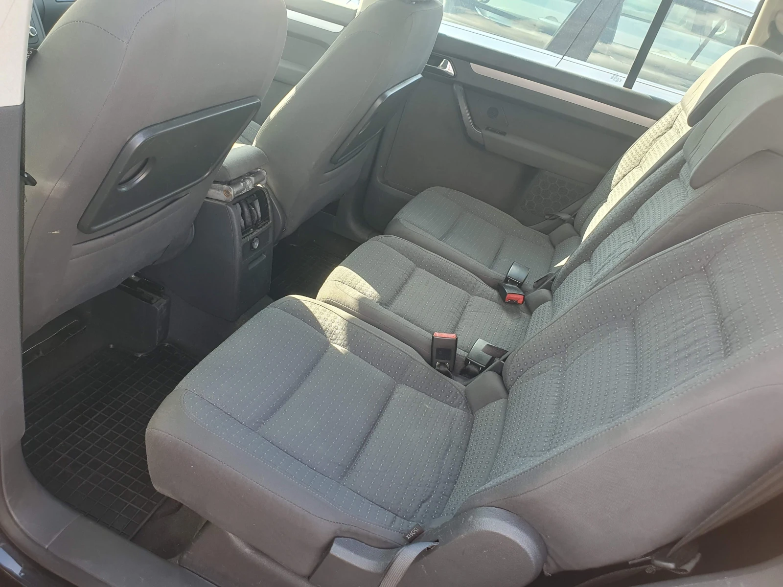VW Touran 2.0 TDI - изображение 10