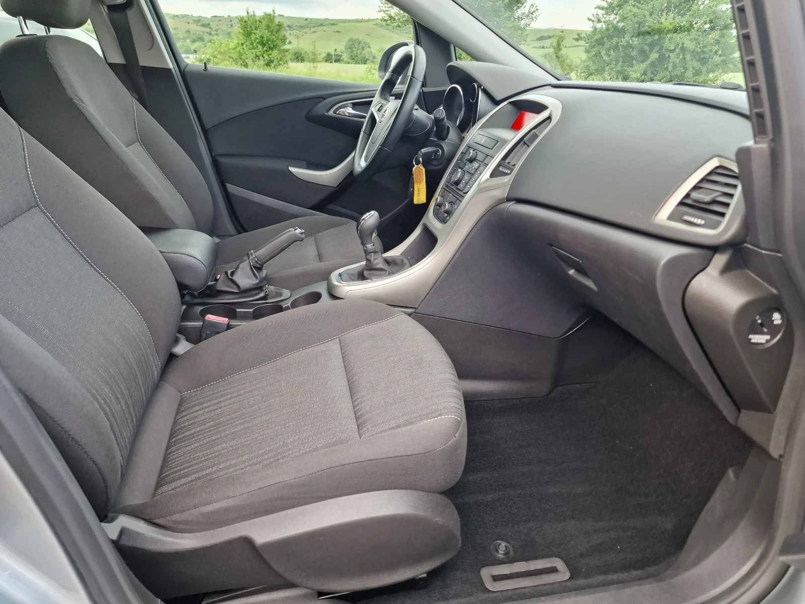 Opel Astra 1.7cdti 110k.s. 6 speed - изображение 9