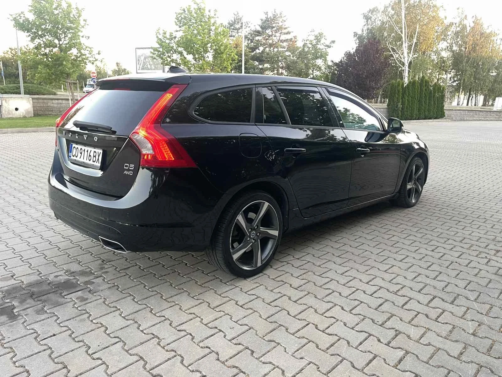 Volvo V60 2.4D5 215кс 4* 4 - изображение 4
